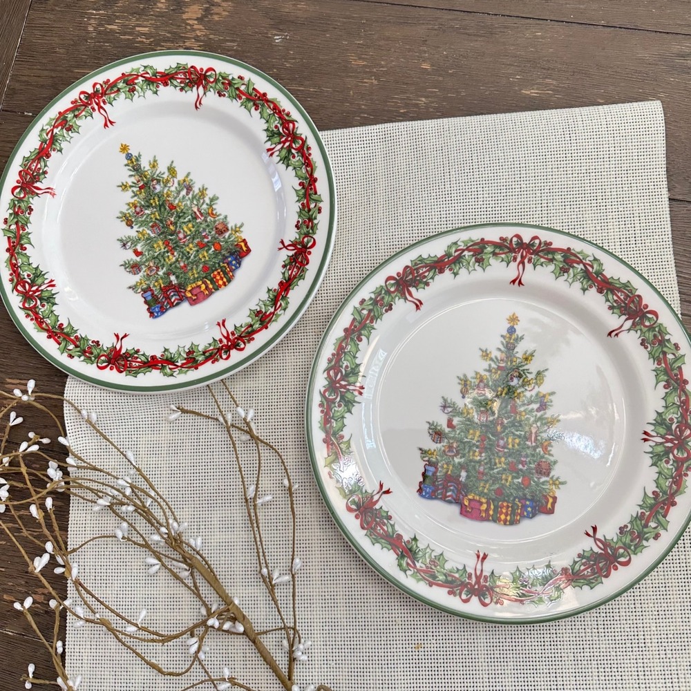 Christopher Radko "Traditions‎ Holiday Celebrations" dinner plates 2 Piece